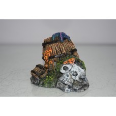 Aquarium Detailed Pirate Skull on Rocks with Barrel 8 x 7 x 8 cms
